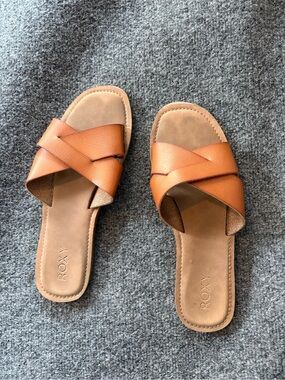 Roxy Women's Tan Cross-Band Slide Sandals
